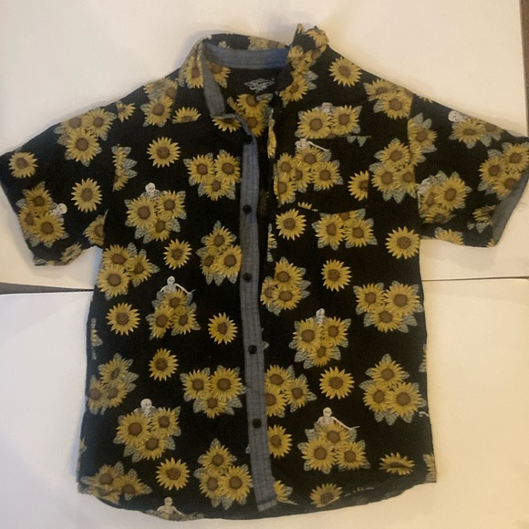 Eighty Eight Boys Shirt.  Size 14/16.  Black with Skeletons and Flowers. - Picture 1 of 4